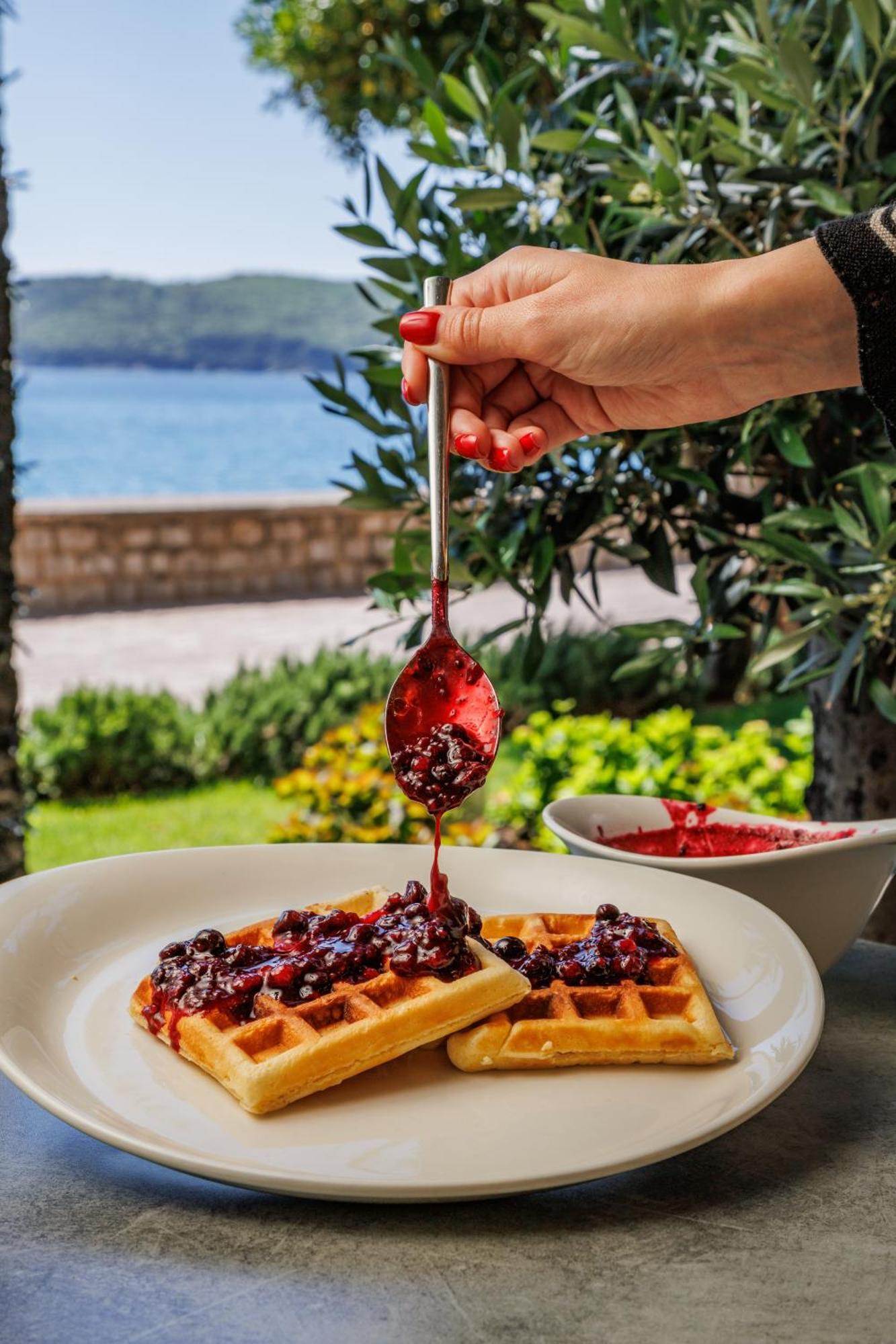 Maresia Boutique Suites Budva Exterior photo